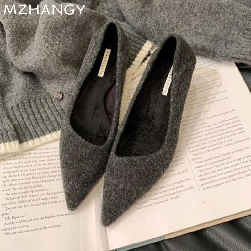 Pointed Toe Suede Sexy Mid Heels Women Shallow Elegant Sandals 2025 Trend Spring Party Shoes Pumps Mujer atos