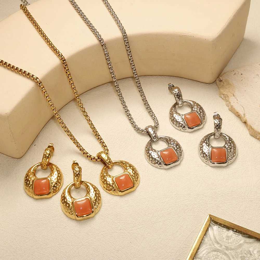 ZMfashion Retro Embossed Texture Ring Earrings Temperature High Square Resin Charm Necklace Womens Jewelry Set Wholesale Y250408