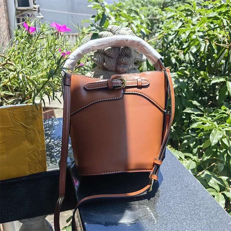 Vintage Buckle Design Women's Bucket Solid Color Pu Leather Lady Daily Commuting Shoulder Crossbody Bag Autumn New Arrivals