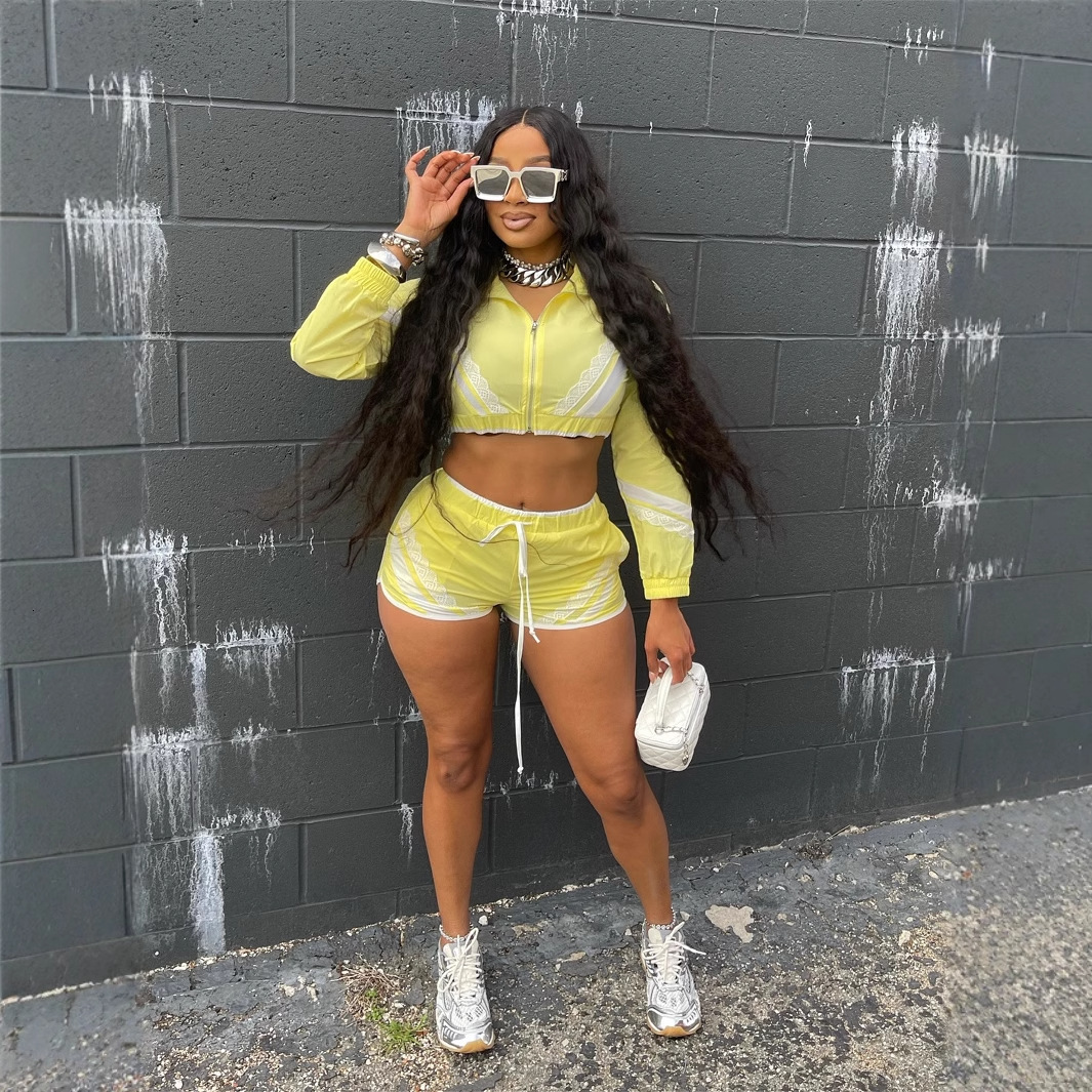 2025S Designer Women s Set Summer Sports Style Solid Color Open Umbilical Zipper Long Sleeve Top with Strap Up Waist Shorts Set