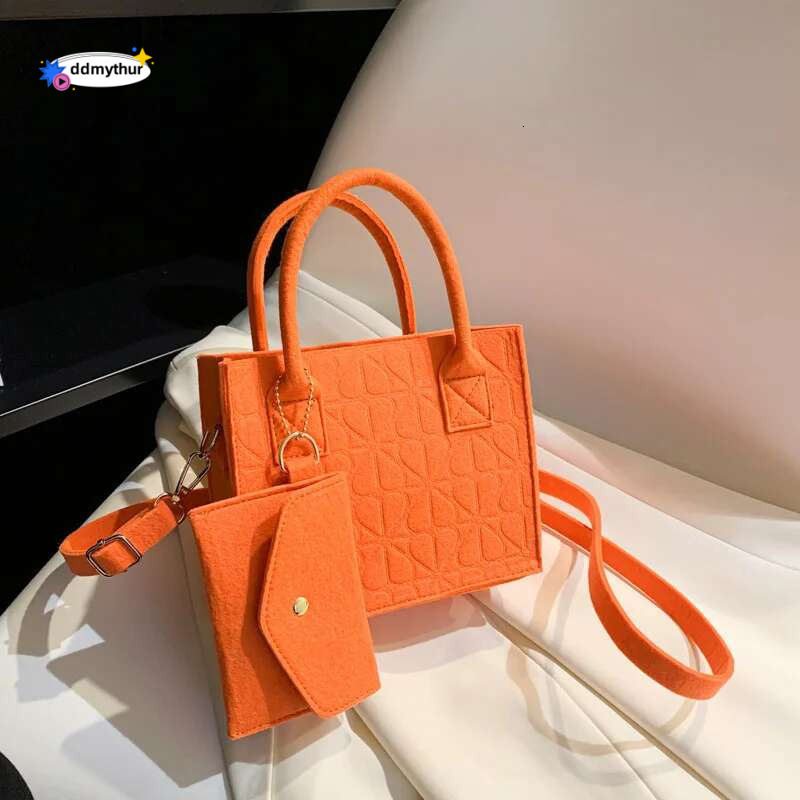Korean Version Minimalist Emed Felt Lightweight Handbag 2023 New Single Shoulder Diagonal Span Two-Piece Bag For Women ddmythur