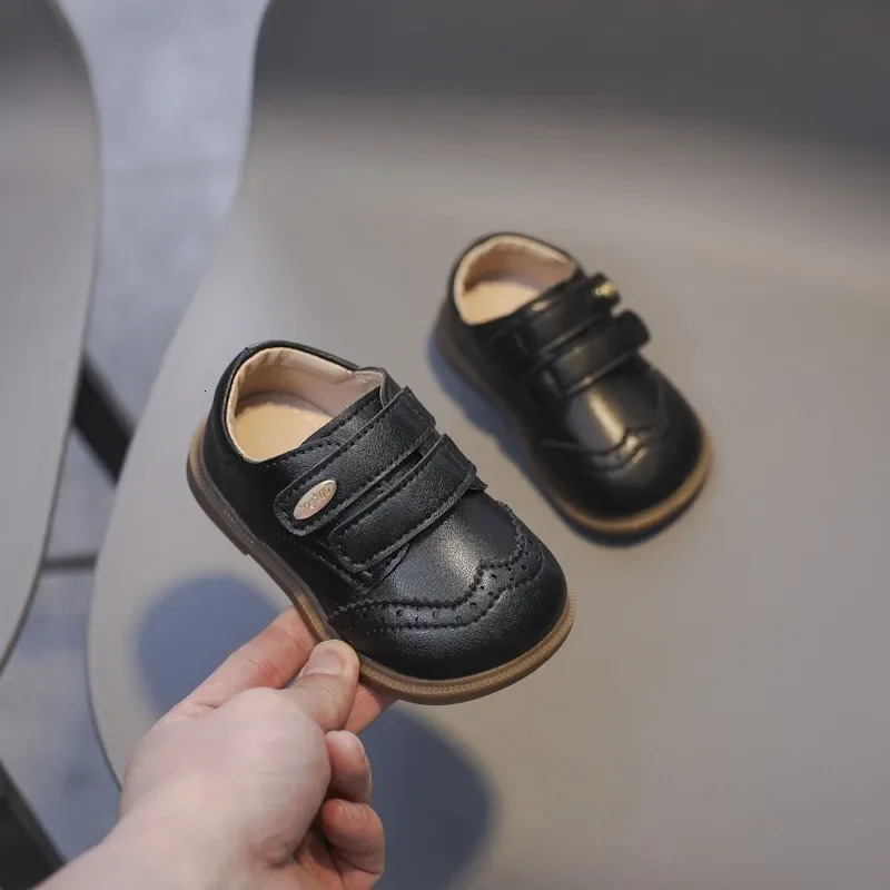 Baby girl leather shoes lightweight baby and toddler shoes British style childrens soft sole anti slip childrens first walking shoes 250409