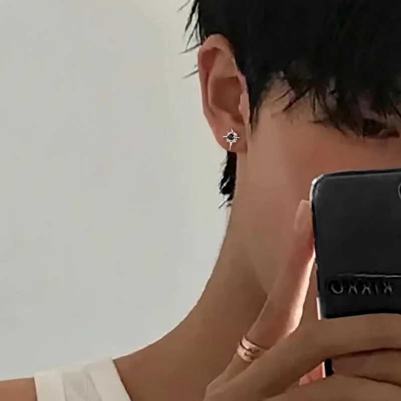 1Pair Cross Star Black and White Zirconia Stud Earrings for Women/Men New Pop Punk Gothic Party Jewelry Z250408