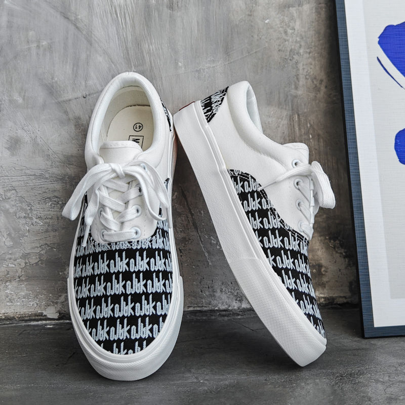 2025 Spring Breathable Canvas Shoes Korean Edition Versatile Harajuku Color blocked New Trendy Low cut Board Shoes