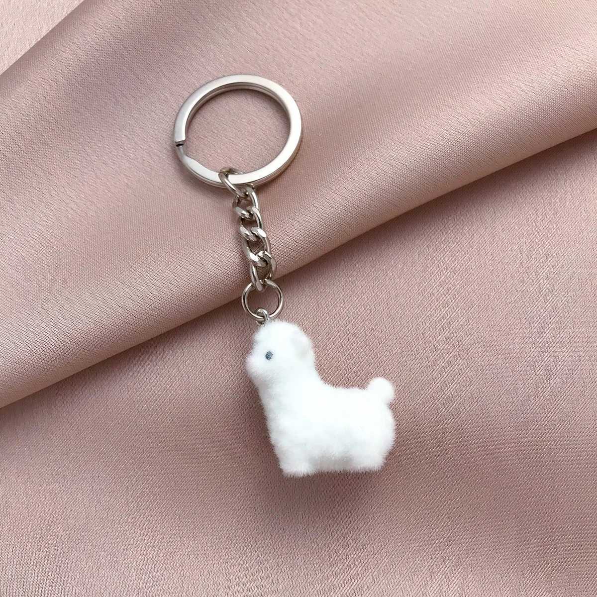 Cute plush resin lamb pendant keychain suitable for women simple design animal bag car key young girls jewelry N885XJ250409