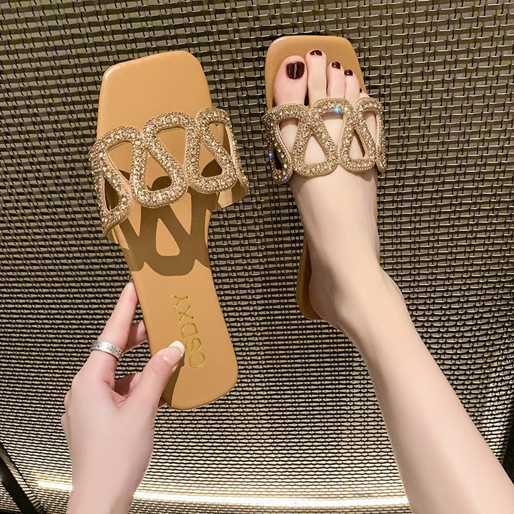 Women 2025 summer new small fragrant wind flat diamond slippers outside Korean 100 with skirt fashion flip-flops