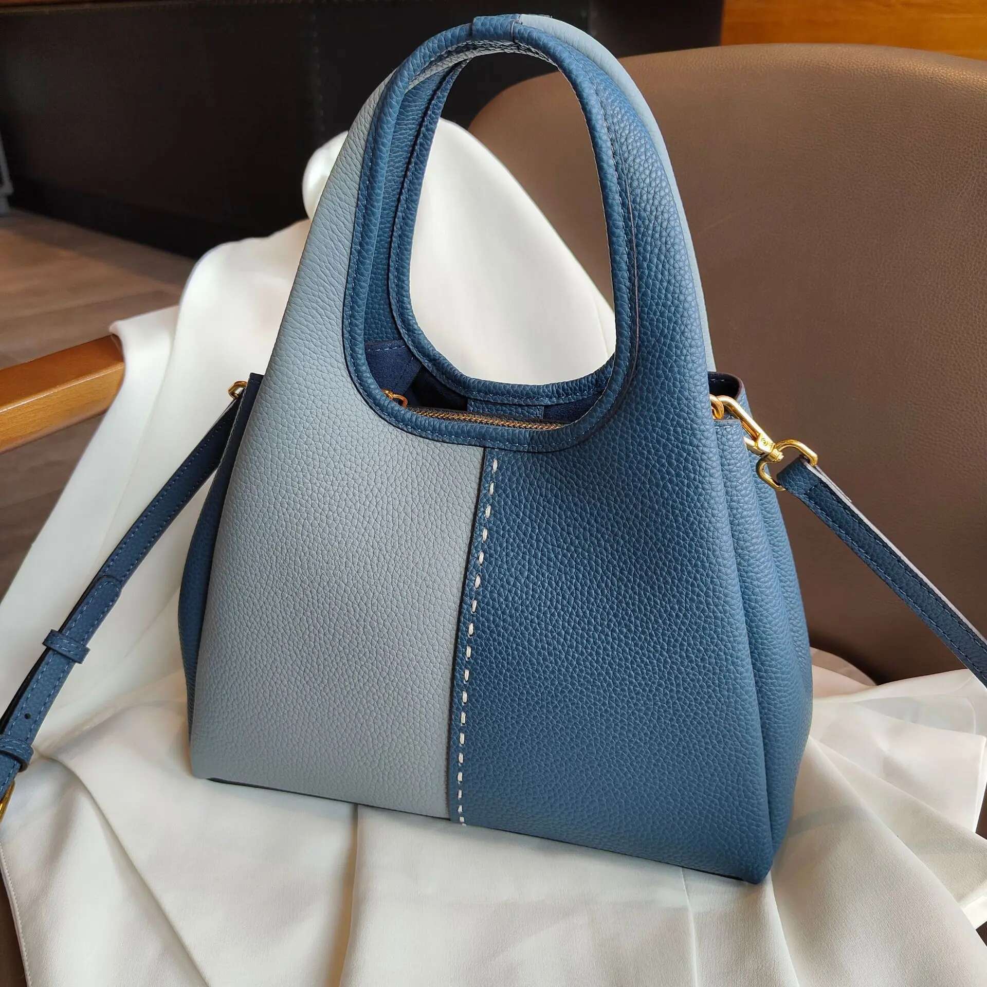 High-End Bucket 2024 New Fashion Versatile First Layer Cowhide Soft Leather Color Block Ladies Bag