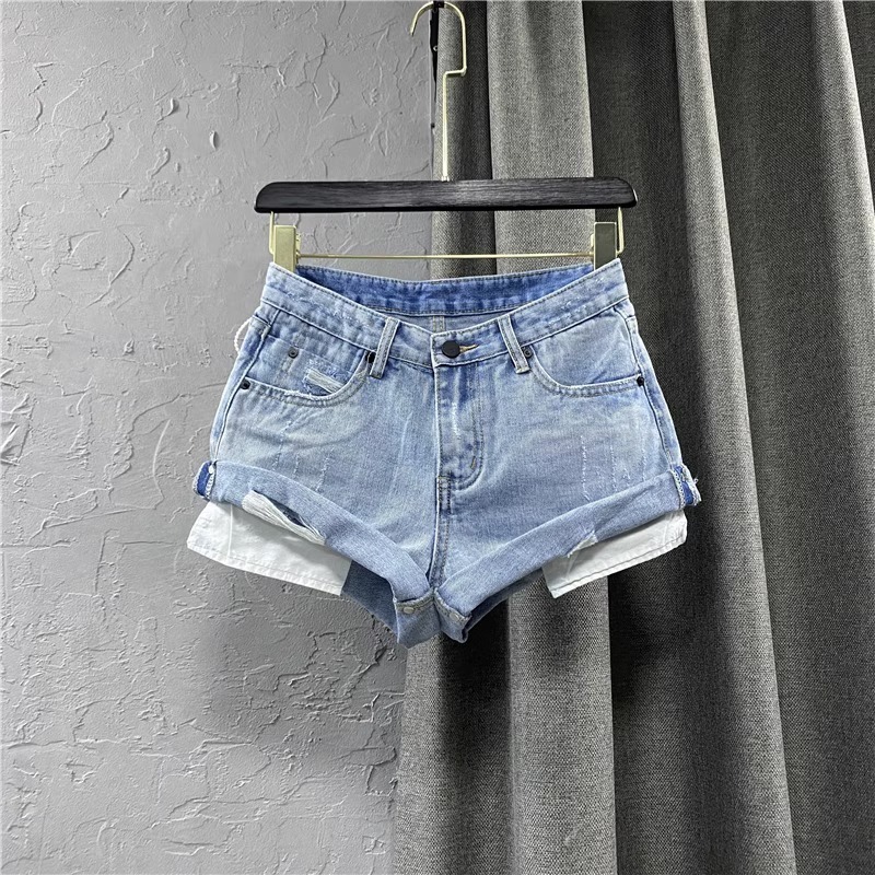 2025S Designer Shorts For Women Light Blue Low Waisted Denim Shorts With A Spicy Girl Style A Line Style Summer Outfit New Ultra Short Hot Pants Trend