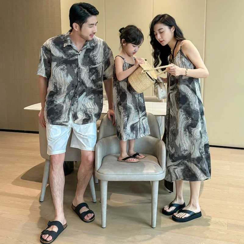 2025 Vacation Appearance Family Clothing Couple Beach Clothing Brother Sister Dad Son Print Shirt Mother Daughter Matching Sleeveless Dress S2548
