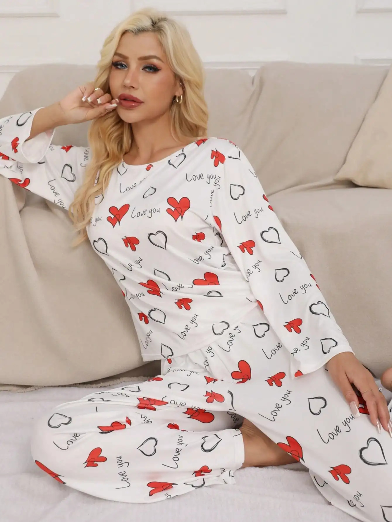1 set of heartshaped sleeping pajamas casual round neck polyester knitted printed with Love You 250409