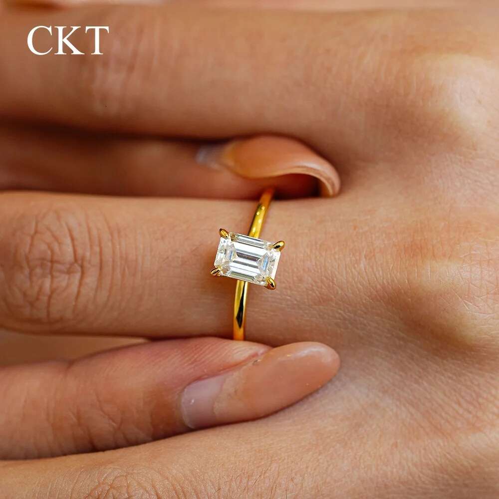 Real 18k Gold Ring for Women Four-claw Emerald Rectangular 1ct Diamond Moissanite with GRA Cartificate Fine Jewelry