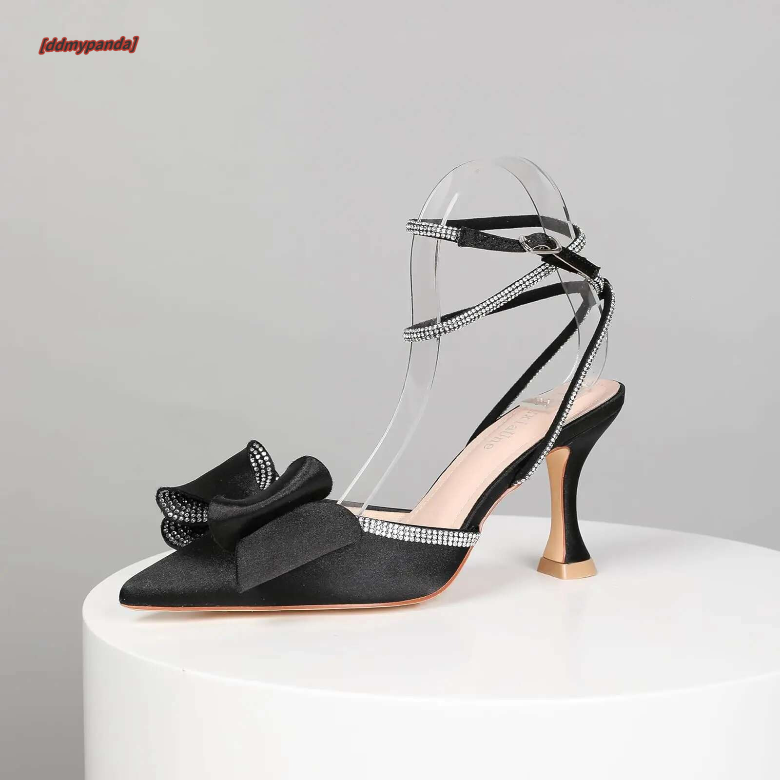 Black butterfly pointed toe, rhie sgback. Sexy high heels, fashionable and elegant shoes. ddmypanda