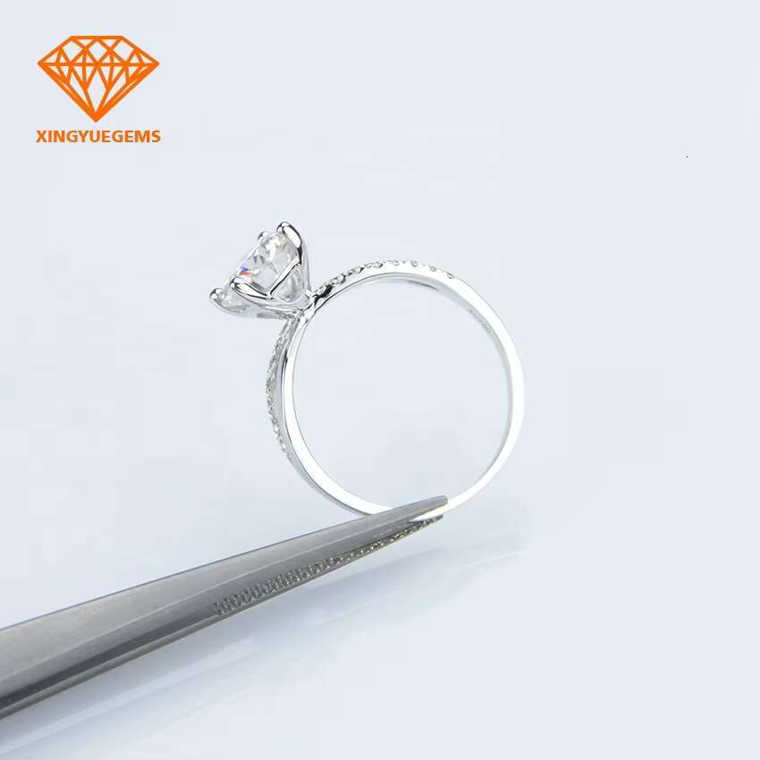 Superior Quality 18k White Gold Jewelry/Jewellery Four Clow Round Moissanite Wedding Rings for Woman