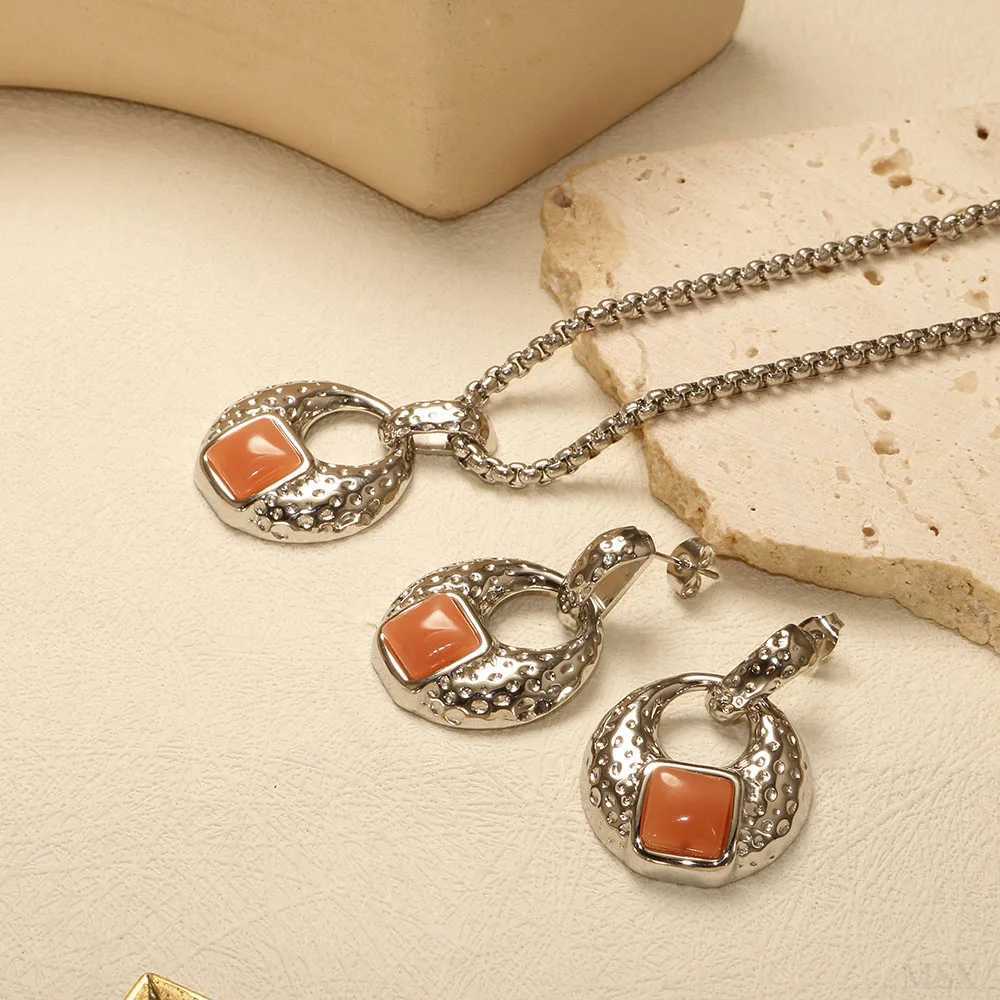 ZMfashion Retro Embossed Texture Ring Earrings Temperature High Square Resin Charm Necklace Womens Jewelry Set Wholesale Y250408