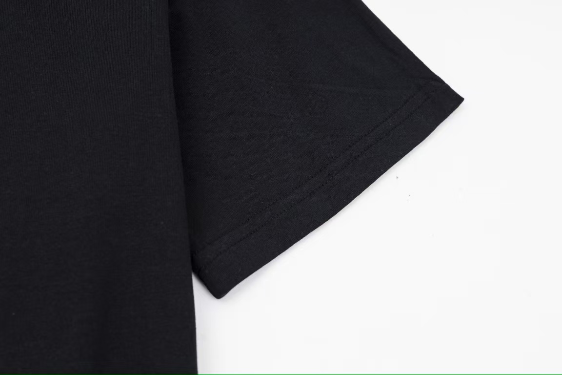 QB1 luxury hidden link 5A masrter quality Versatile Feminine Layering Piece: Lightweight Mixed Fabric Pullover Jacket Suitable for Multiple Outfits