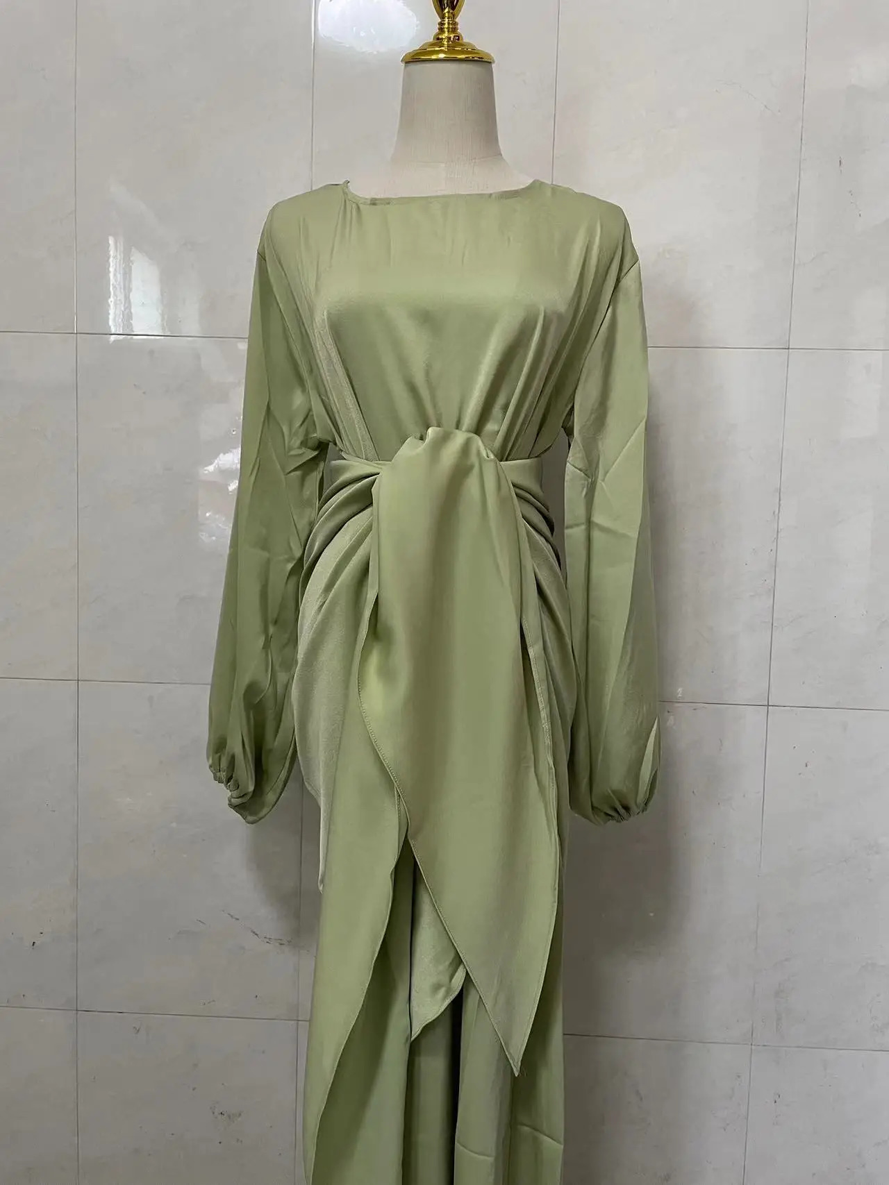 Silk twopiece Ramadan Eid Djellaba set Glossy Islamic Muslim dress Abaya robe Dubai womens clothing WY1294f 250409