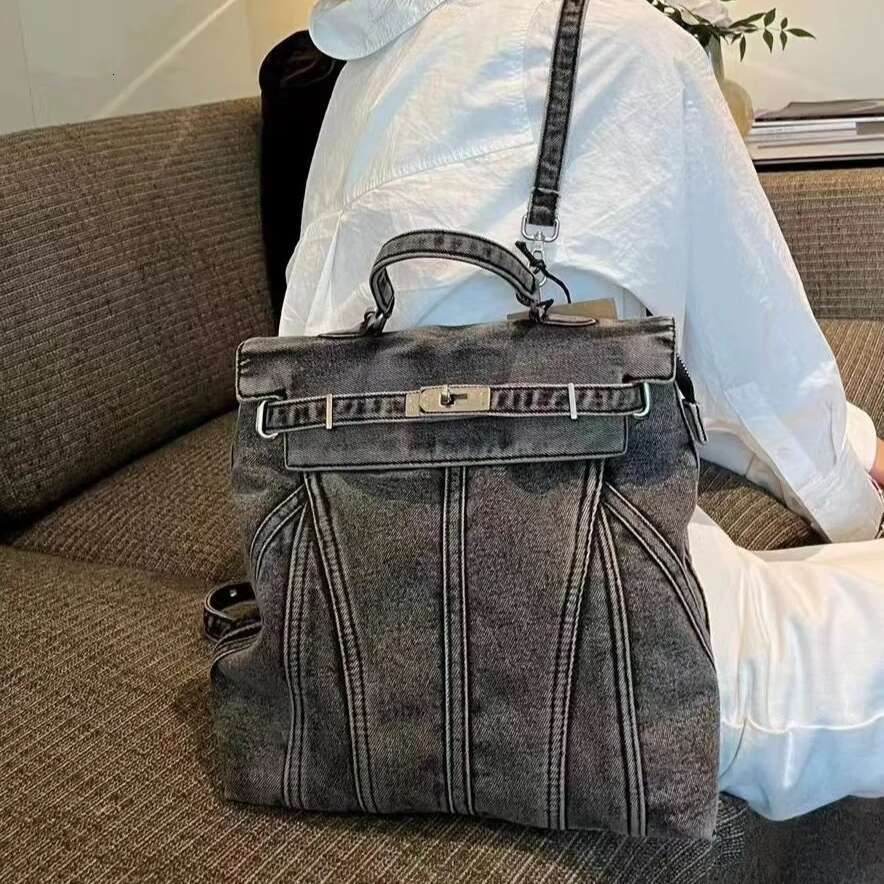 2025 New Fashionable Premium Retro Wash Denim Large Capacity Commuter Travel Bag Casual Backpack