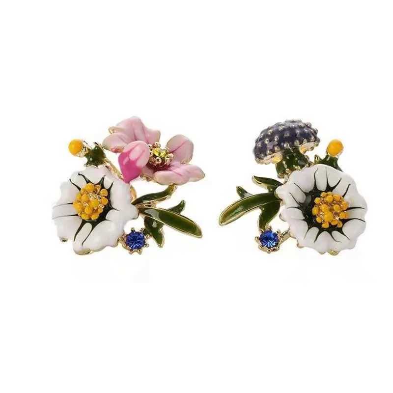 Sweet Cute Flowers Daisy Earrings for Women Simple Jewelry Accessories Korean Fashion Summer Chrysanthemum Stud Earrings Party Z250408