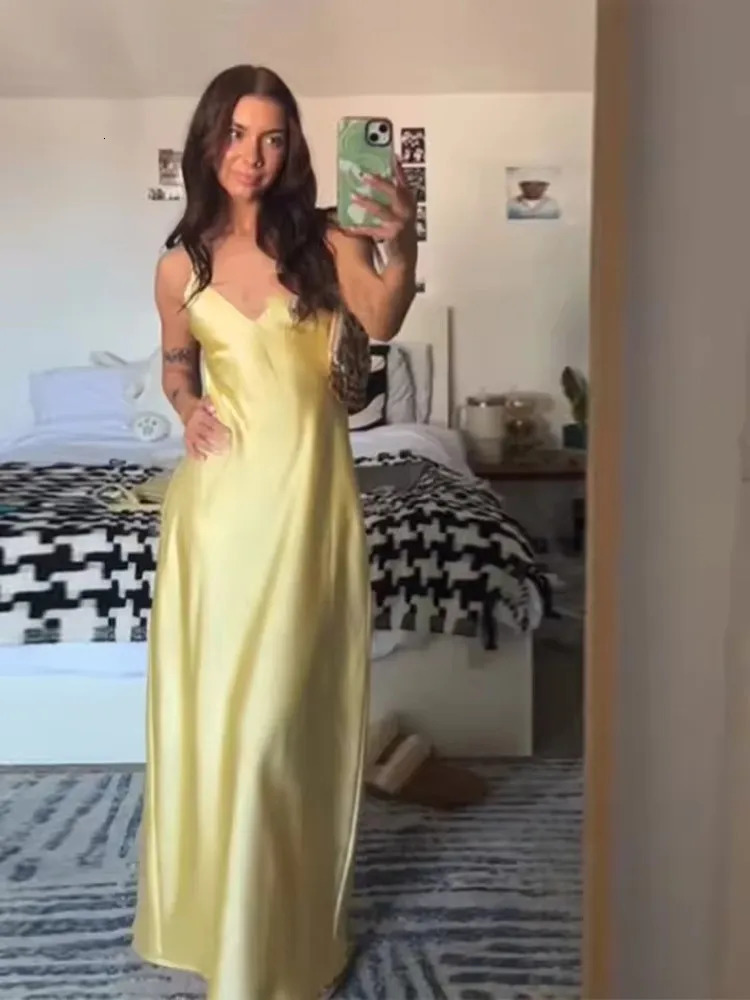 Satin backless sexy womens long dress fashionable sleeveless spaghetti strap Vneck summer dubbing party vest 250409