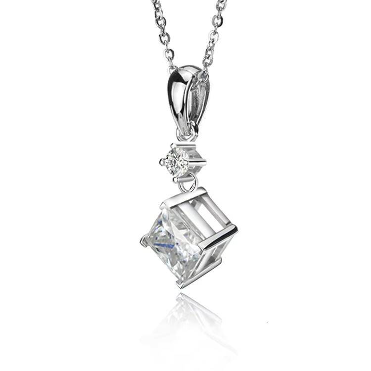 Trendy Jewelry 925 Silver Pendant Princess Cut Moissanite Diamond Necklace