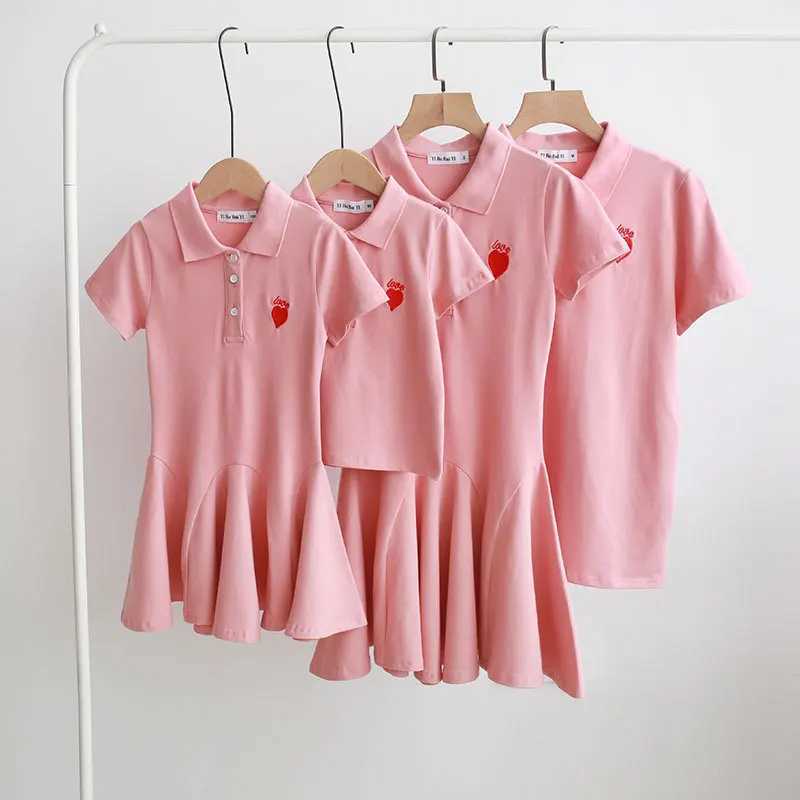 Family Clothing Summer Sports Cotton Jacket Dad and Son Wear T-shirts for Mom and Daughter 2023 New Family Four/Three S2548
