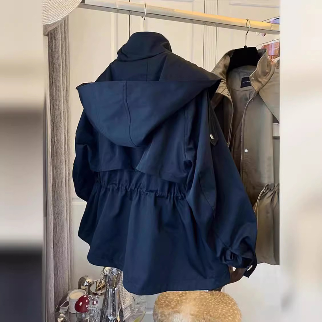 Design sense niche loose casual drawstring waist cinching workwear windbreaker jacket women's spring and autumn short style 2025