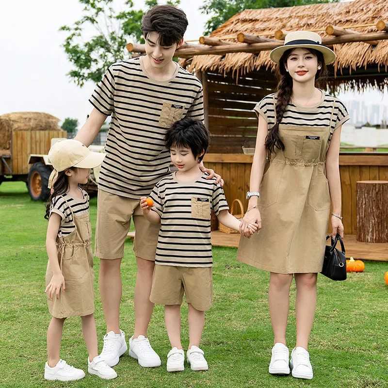 Mom Dad Child Family Matching Clothes Mom Daughter One Dress Dad and Son T-shirts 2PCS Set 2024 S2548