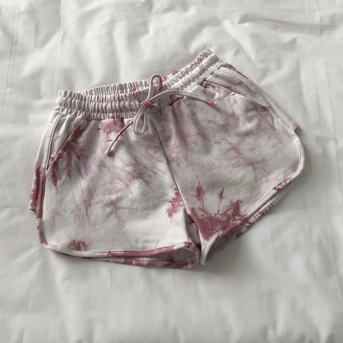 2025S Designer Shorts For Women Thai Tie Dye Sports For Women Loose Wide Legged Casual High Waisted Elegant Style Shorts Running Hot Pants Beach Pants