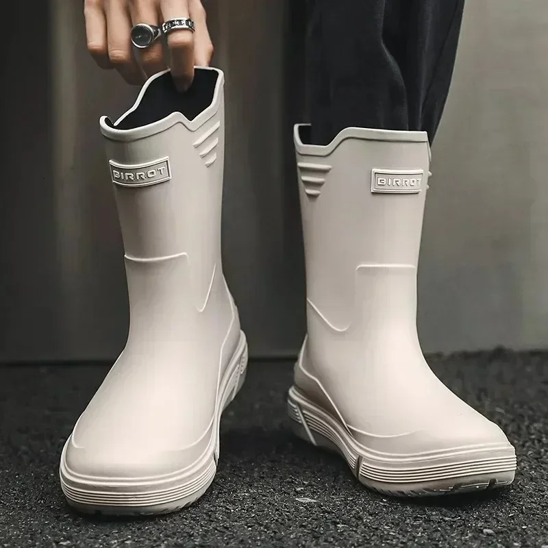 Water Shoes Korean Mid-calf Rain Boots Mens Non-slip Wear-resistant Rain Shoes Waterproof Rubber Boots Couple 250408