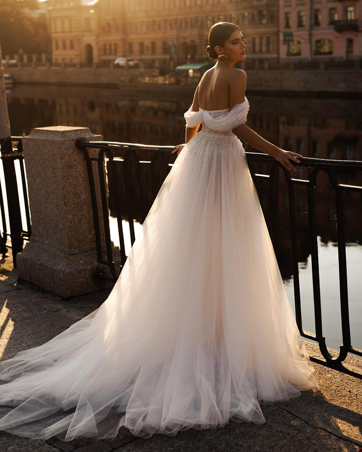 Classic A-Line Bridal Wedding Dresses Off The Shoulder Chiffon With Pearls Sequins Floor-Length Plus Size For Special Occasion Vestido de novia