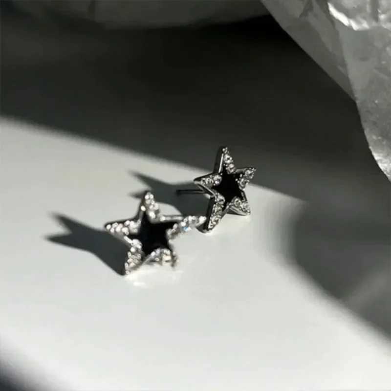 Trendy Black Zircon Star Stud Earrings For Men Women Couple Black White Personality Hip-hop Earrings Party Accessories Jewelry Z250408