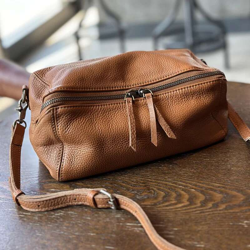 2025 New Vintage Female Plant Tanned Cow Single Shoulder Crossbody Leather Bucket Fashion Small Bag