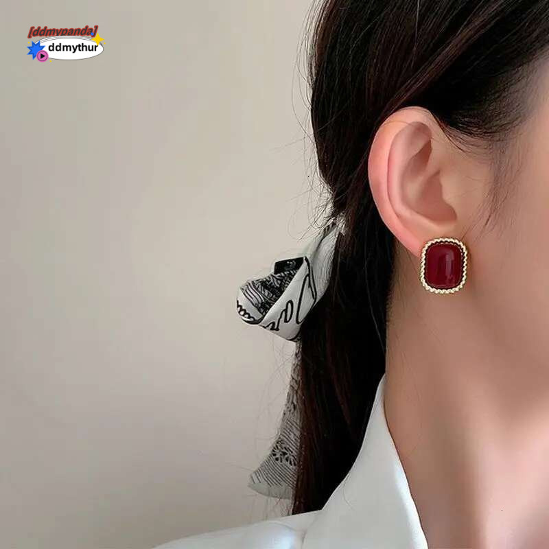 Fashion Geometric Red Enamel Clip on Earrings for Women Female Statement Vintage Fake Without Hole Pearl Earring Jewelry Gift ddmypanda ddmythur