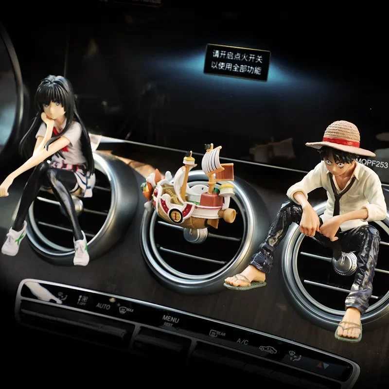 Lovely one-piece car air outlet perfume decoration Luffy Zoro action diagram decoration car interior X250409