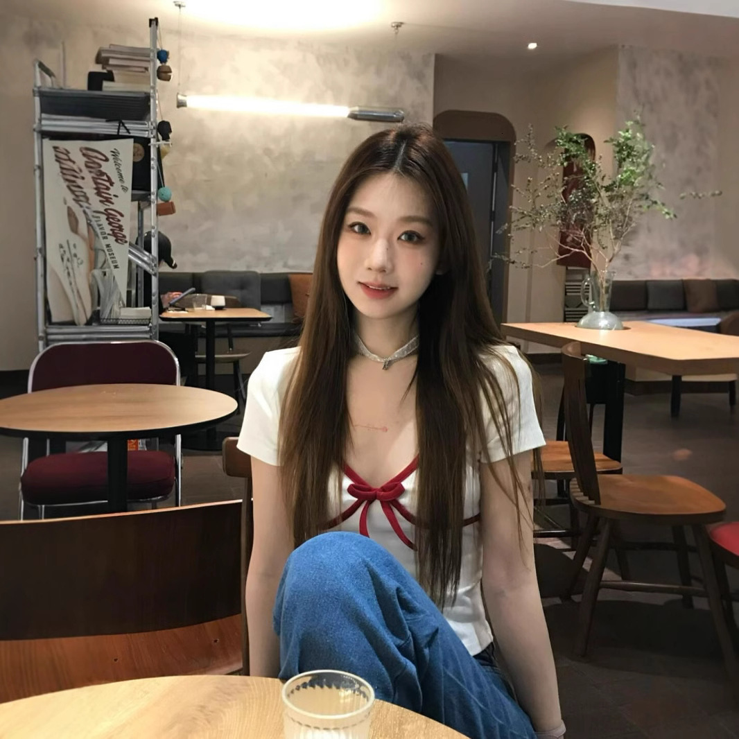 2025S Designer Women S T Shirt French BM Pure Desire V Neck Sleeved T Shirt For Women In The Summer Of New Waist Cinching Hot Girl Short Style Student