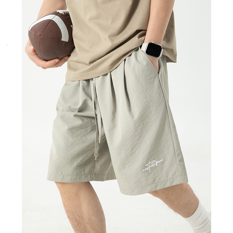 2025 New Designer Men Shorts Texture Micro Wrinkled And Pleated Casual Shorts For Men In Summer New American Letter Embroidered Sports Five Quarter Pa