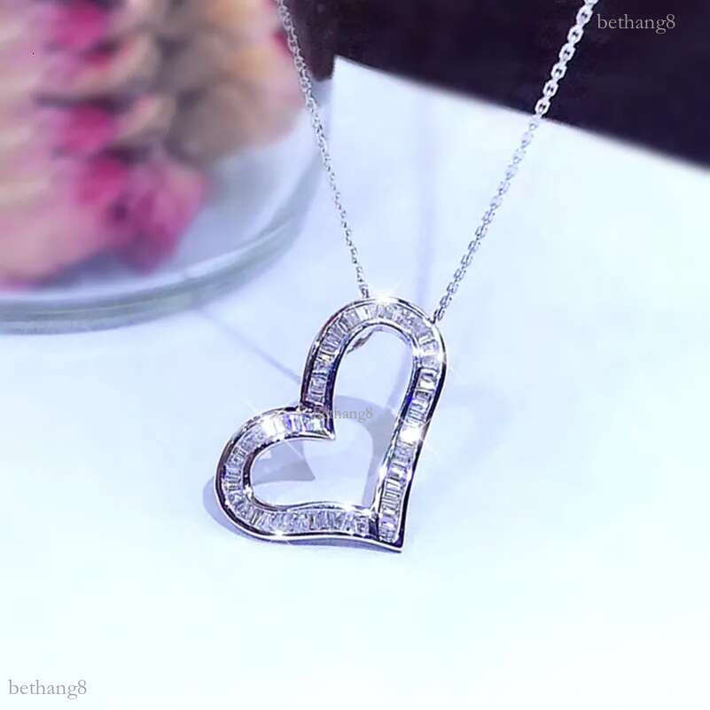 Cubic Zircon Love Heart Pendant Necklace Charm Designer Jewelry Silver Gold Chain Heart Love Water Drop Cross Necklaces Valentine Gift Fashion Jewellr