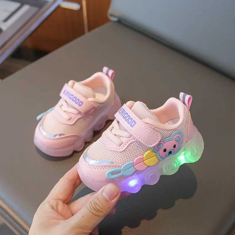Fashion Childrens Luminous sports shoes with LED flashing are suitable for girls baby casual shoes. 2024 new autumn hot selling childrens sports shoes