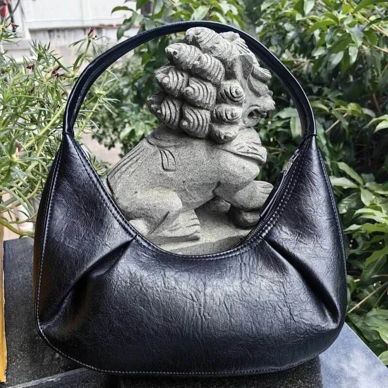 Meet You Brand Design Soft Pu Leather Laides Half Moon Underarm Fashion Pleated Sier Armpit Bag Women Elegant Hobo Handbag