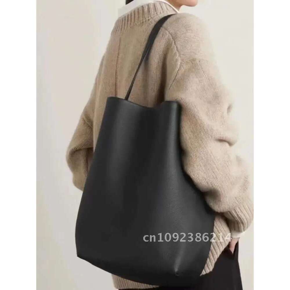 2024 New Bucket Senior Shoulder Handbag Litchi Grain Cowhide Large Capacity Tote Bag Female