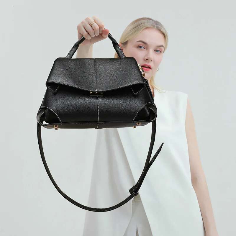 Small Handbag, New Hot Selg Smile Women's Bag, Fashionable And High End Versatile Crossbody Bag