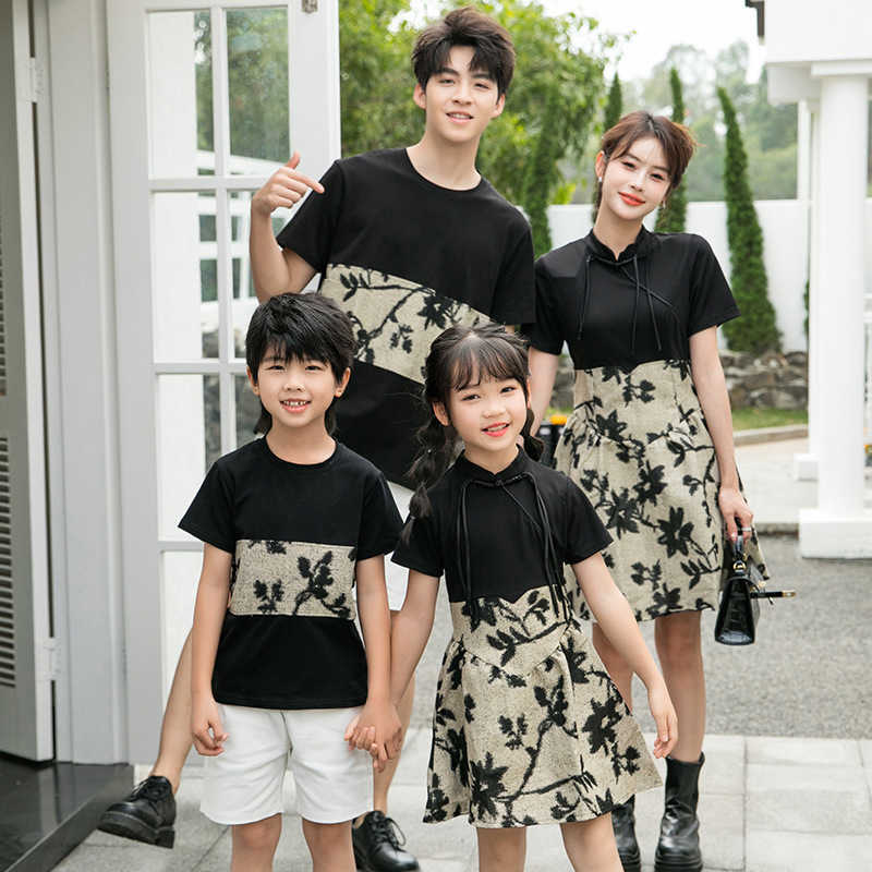 2025 new summer floral couple parent-child outfit for a family of three or four full home decoration family set mother and daughter dress S2548