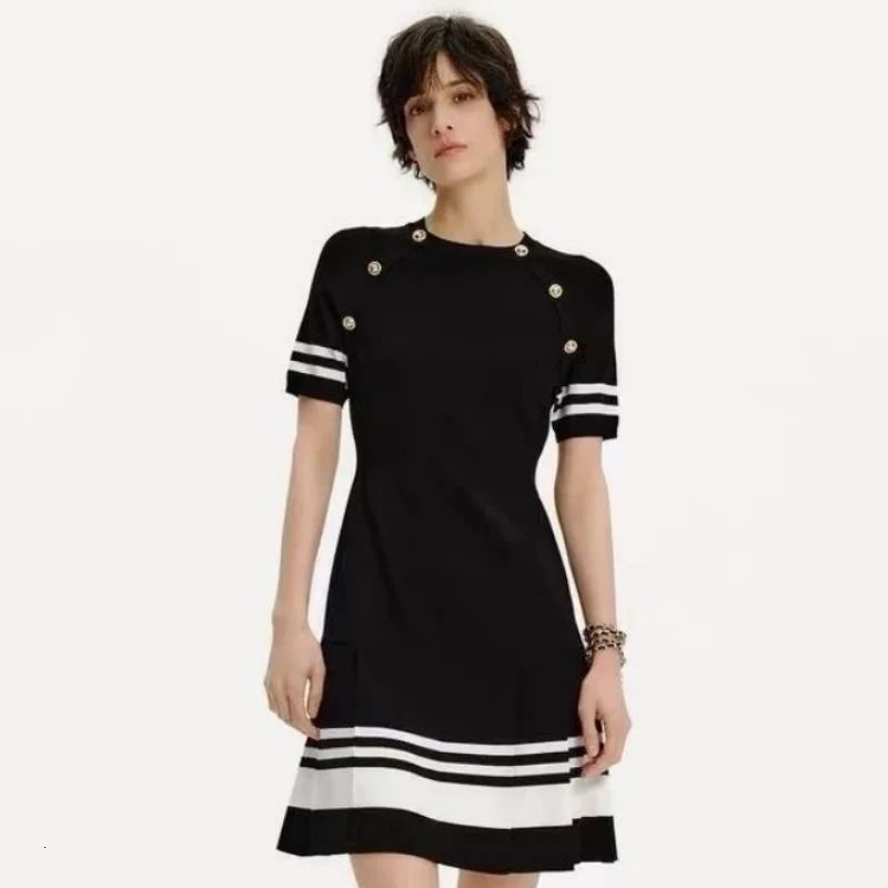 y n SpringSummer Knitted Elastic Black Midi Womens Wear Elegant Fashion Button 250409
