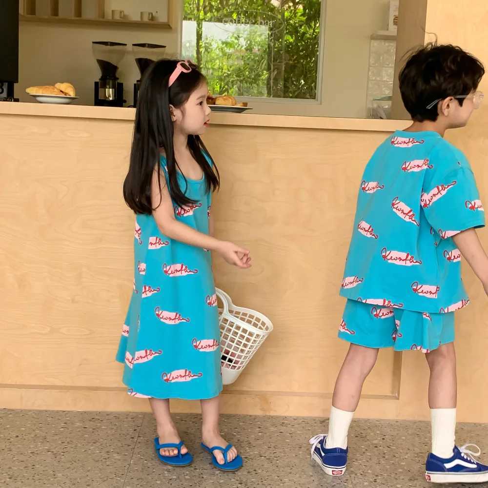 Brothers and sisters Dress Summer 2023 Boys and Girls Korean Letter Graffiti Family Matching Clothing Family T-shirt Appearance S2548