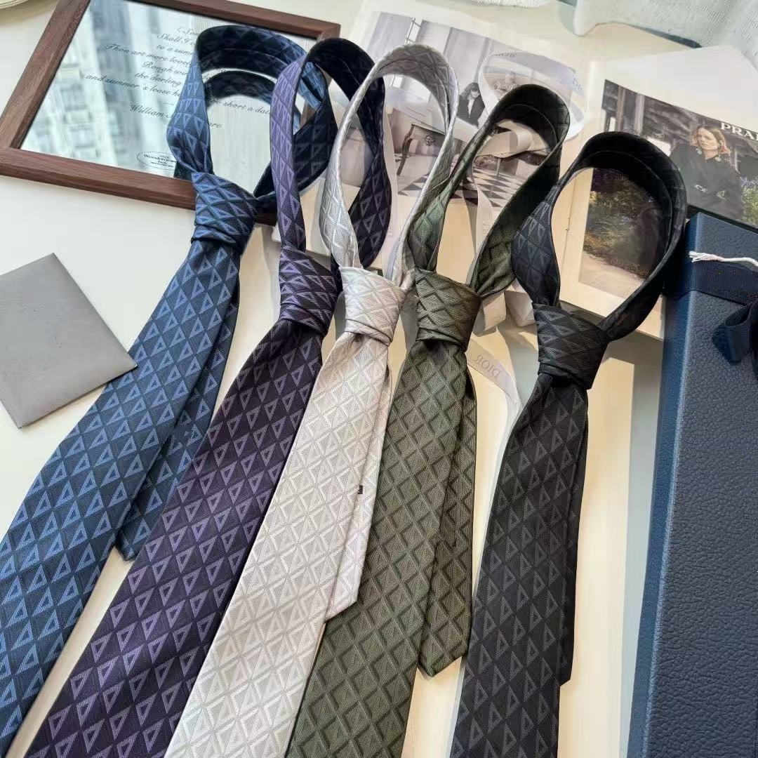 Mens Designer Neck Tie Suit NeckTies Luxury Business Men Silk Ties Party Wedding Neckwear Cravate Cravattino Krawatte Choker