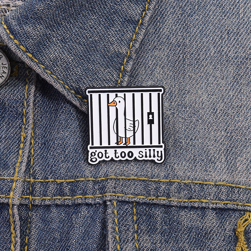 Cartoon accessory Halloween brooch badge Enamel Pin horror scary gothic japanese game tv pin movie film science fiction elf enamel pin Cute Anime pin H28