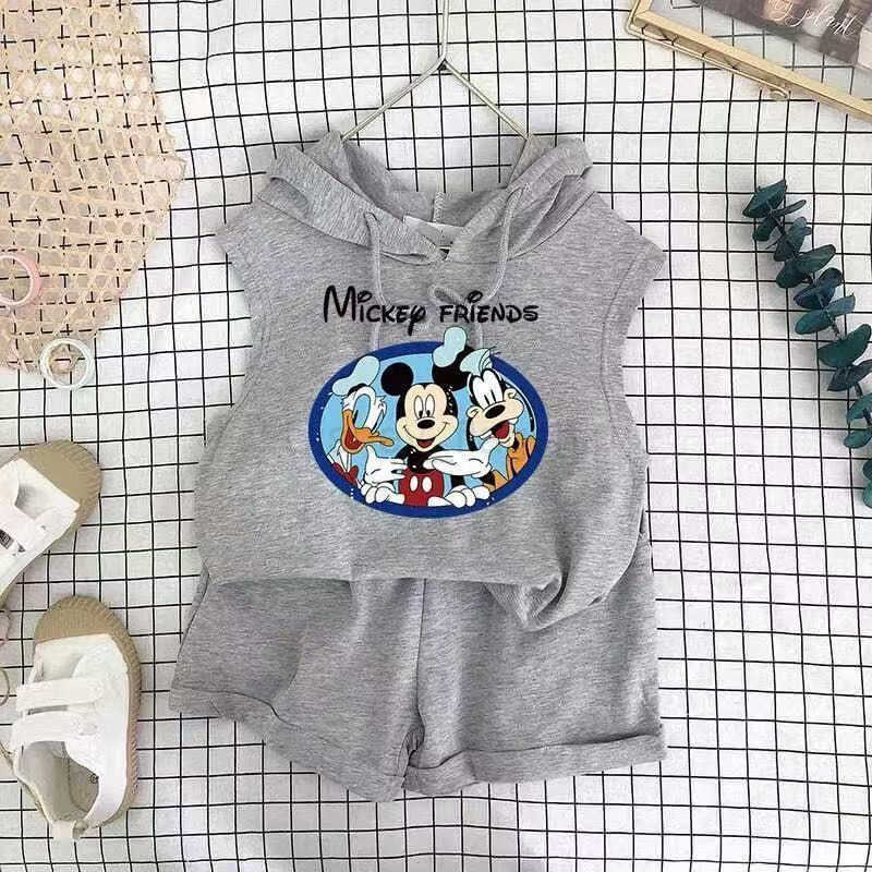 Disney 2025 Summer New Childrens Mens and Womens Baby Tank Top Hooded Set Shorts Small and Medium Childrens Western Style Set Two Piece SetXJ250409