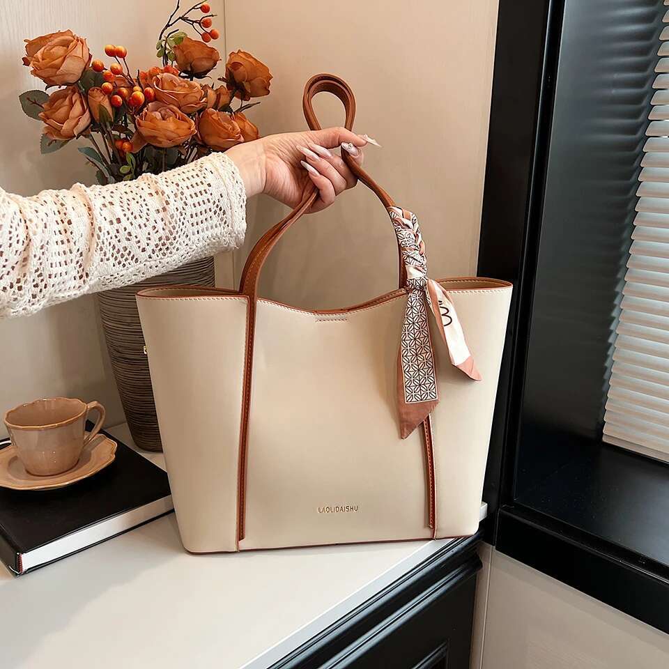 Women S Casual Fashion New Summer Black Handbag Large Capacity Shoulder Niche Commuter Female Tote Bag