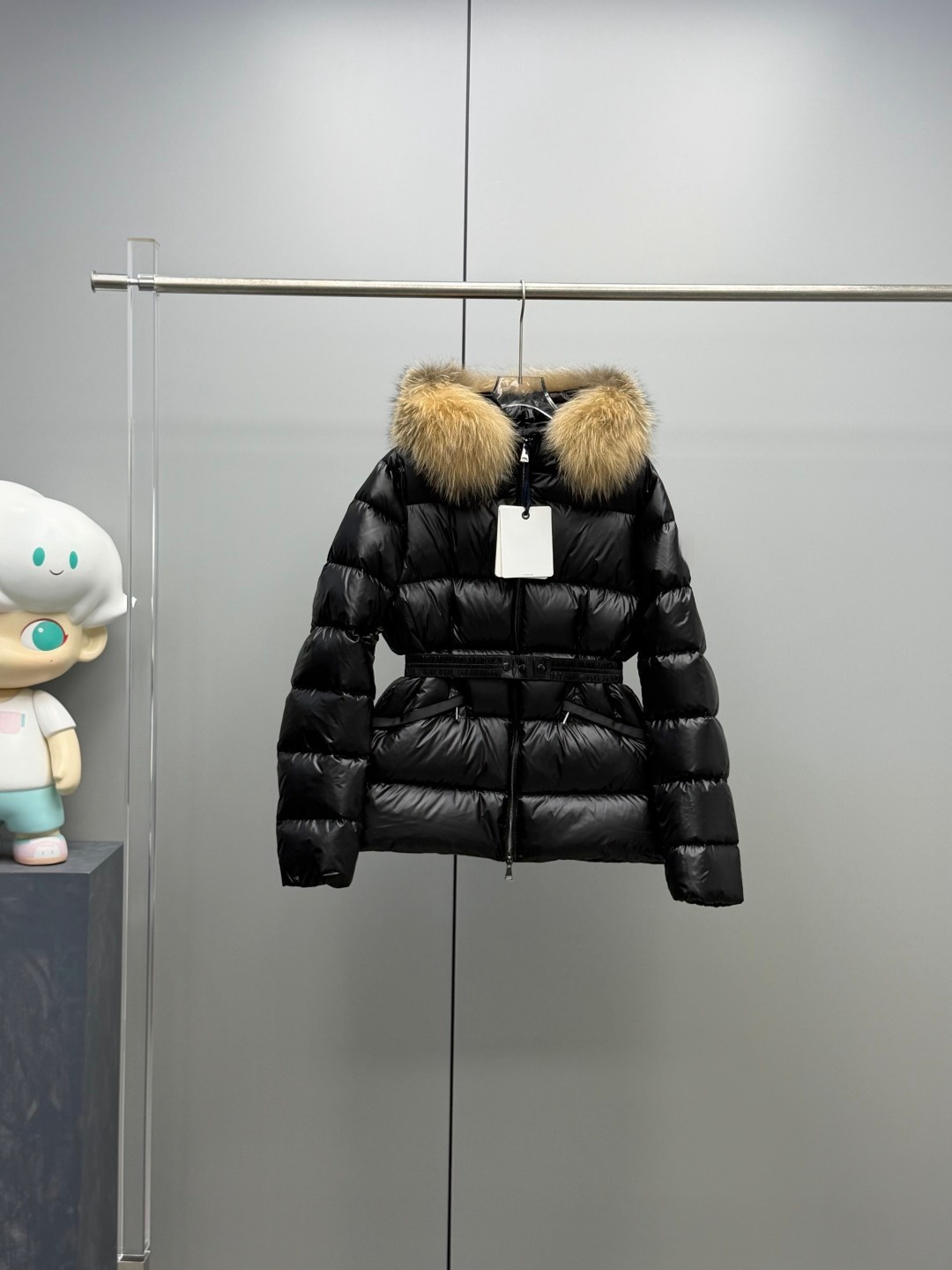 Light Luxury 2025 Autumn And Winter New Ladies Ski Clothes Coat Hooded Temperament Handsome Warm Wild Down Jacket