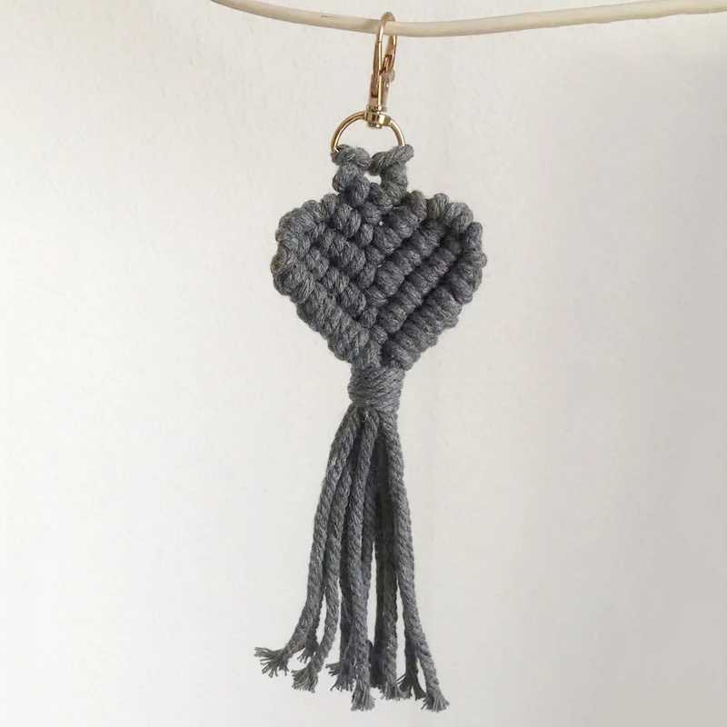 New heart-shaped pendant keychain female Macrame keychain ring cute car keychain wedding accessories giftXJ250409